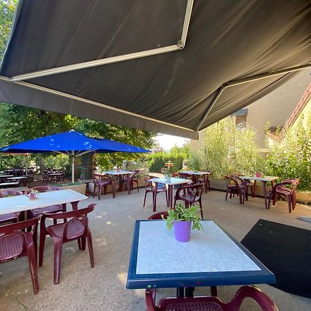 Hotel Restaurant La Place Malay-le-Grand Buitenkant foto