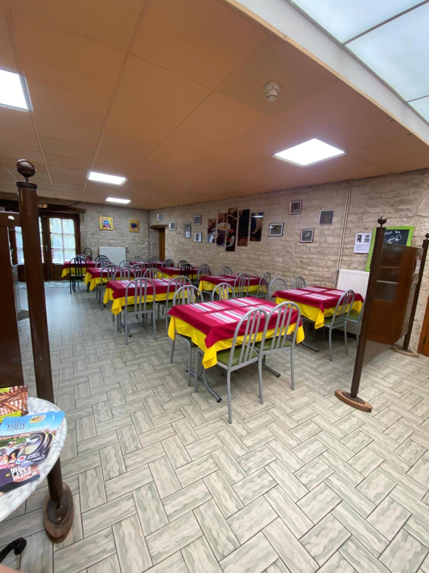 Hotel Restaurant La Place Malay-le-Grand Buitenkant foto